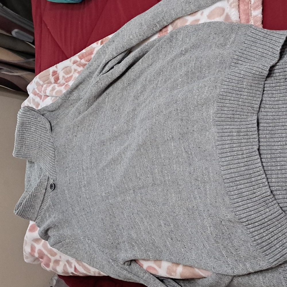 Sweater gray
